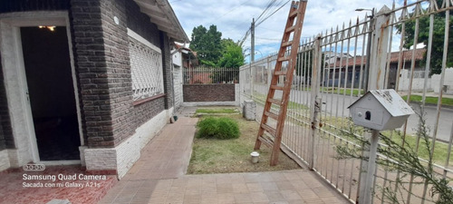 Casa En Venta Luis Guillon !! Oportunidad