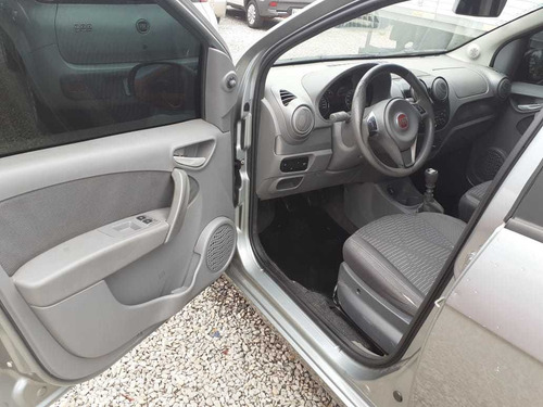 Fiat Palio Attractive 2013 1.0