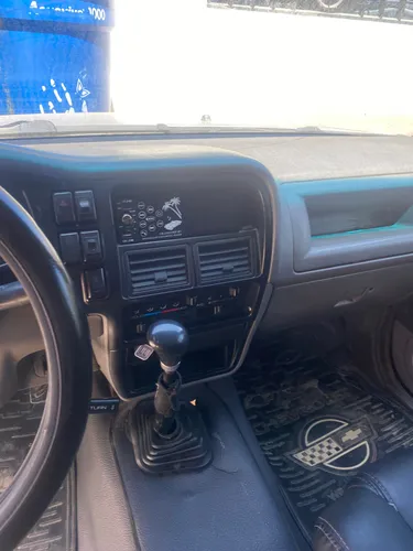 Chevrolet LUV 2.3 Dlx Tfr