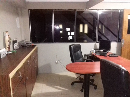 Imagen 4 de 12 de Venta De Galpón Con Extenso Terreno 425020