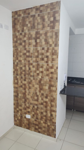 Apartamento Em São Vicente, Prédio De 3 Andares Com Elevador Em Frente A Estação Do Vlt Mascarenhas