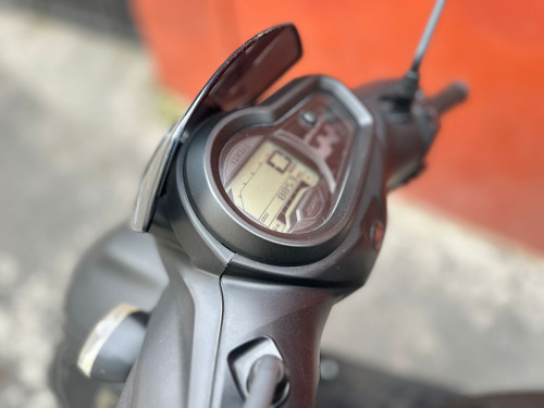 Yamaha Ray Zr 125 2025 Color Negra Con 9000 Km En Excelentes