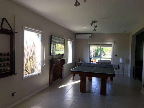 Pilar Del Este, Los Jazmines Venta, Casa Con 4 Dormitorios Mas Dependencia