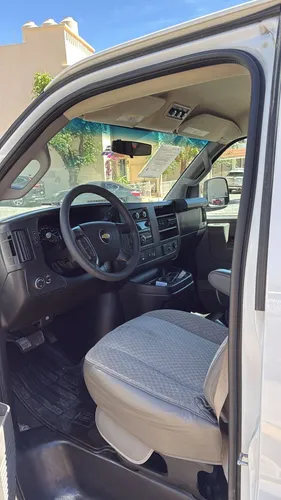 Chevrolet Express 6.0ls C 15 Pas At