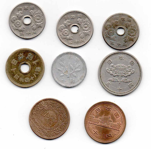 Japon Lote De 8 Monedas  