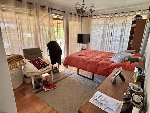 2 Locales Comerciales + Casa De 2 Pisos Con Jardín