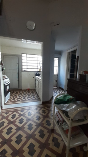 Imagen 5 de 14 de Venta Casa, 3 Dormitorios, Lorenzo Fernández Y Bvar Artigas, A Reciclar.