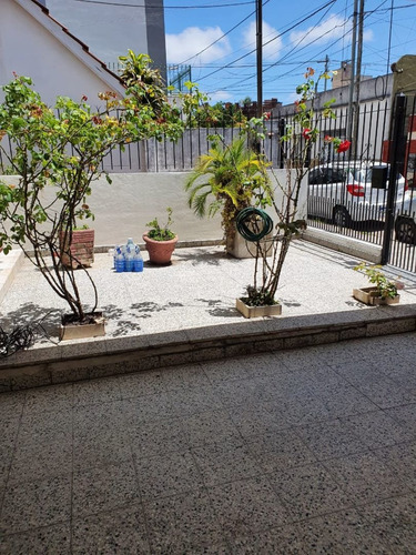 Imagen 2 de 12 de Venta Departamento Tipo Casa De 3 Ambientes En Wilde Centro