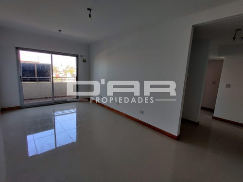 Imagen 1 de 14 de Departamento 3 Ambientes Con Cochera - Andalgalá 1600