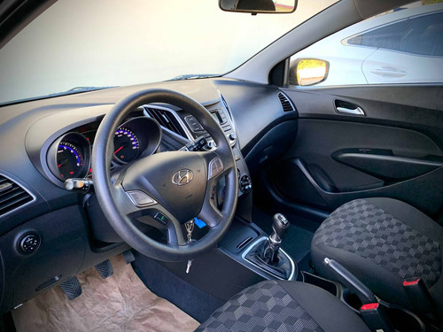 Imagem 8 de 14 de Hyundai Hb20 1.6 Comfort Plus 16v Flex 4p Manual