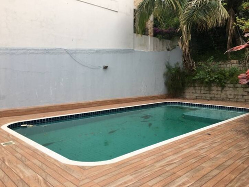 Imagem 2 de 15 de Casa Alto Padrão - 5 Dorm C/ 4 Suítes E Piscina - Bom Abrigo - 2565