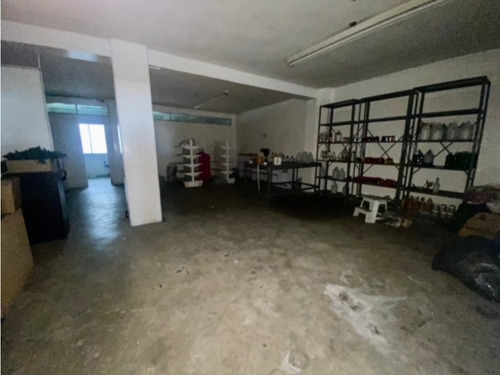 Se Vende Edificio Industrial 1400m2 Catia 0490
