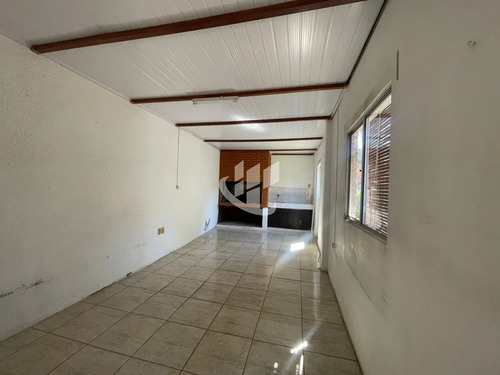 Casa De 2 Dormitorios En Muy Buena Ubicacion