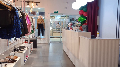 Fondo De Comercio En Venta Tienda De Ropa En Cc Los Próceres Libertador Caracas