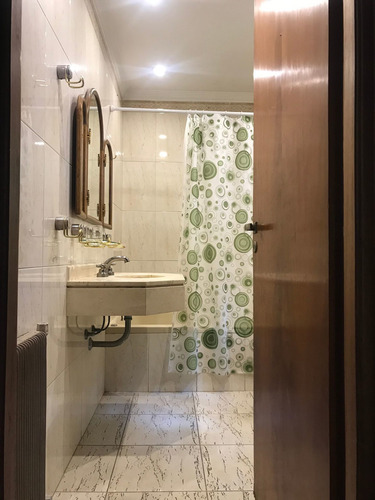 Imagen 16 de 25 de Casa En Lote Propio, Pb + 2 Pisos - Chalet Cochera