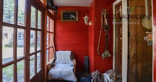 Casa En Venta De 5 Dorm. En Puerto Varas