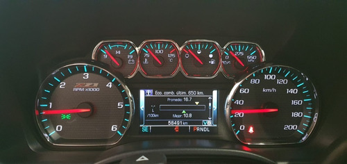 Imagen 10 de 12 de Chevrolet Cheyenne 2500 Z71 2018