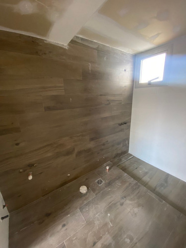 Imagen 10 de 13 de En Venta En Excelente Ubicacion Semipisos 2 Amb En Edif C/ Balcon Y Coch. Opcionales En Lanus O (019)