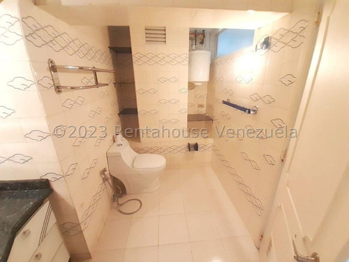 Apartamento En Venta En Los Naranjos Del Cafetal Con Espectacular Vista Al Ávila