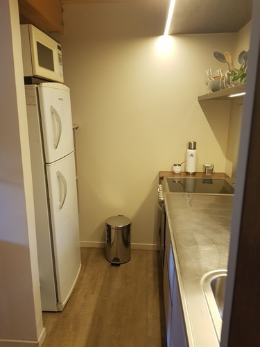 Imagen 2 de 15 de San Martin De Los Andes. Hermoso Departamento Dúplex De 3 Ambientes, 2 Dormitorios Y 2 Baños Para 4 Personas (como Máximo), Ubicado En El Centro De La Ciudad, Con Parrilla Y Laundry De Uso Común.