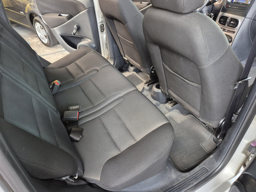 Fiat Idea 1.4 Attractive Flex 5p