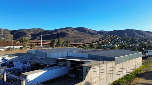 Bodega En Renta, A Un Costado De La Garita De Otay