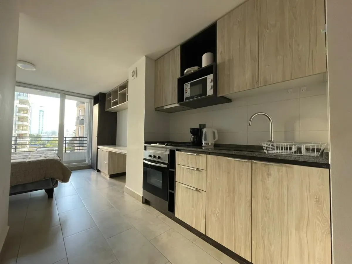 Imagen 1 de 10 de Venta De Departamento Amoblado En El Centro