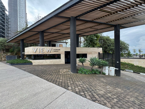 Departamento En Renta, Con Balcón Y Excelentes Vistas