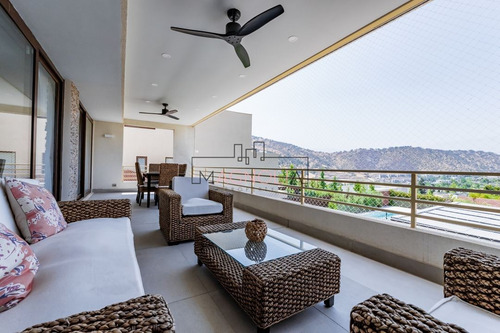 Casa En Venta De 5 Dorm. En Lo Barnechea