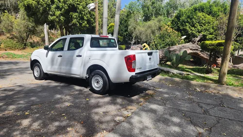 Nissan NP300 2.4 Doble Cabina Se Aa Pack Seg Mt