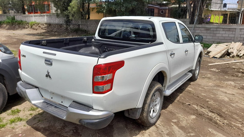 Imagen 5 de 5 de Mitsubishi L200 2018 2.4 Cabina Doble 4x2 Mt