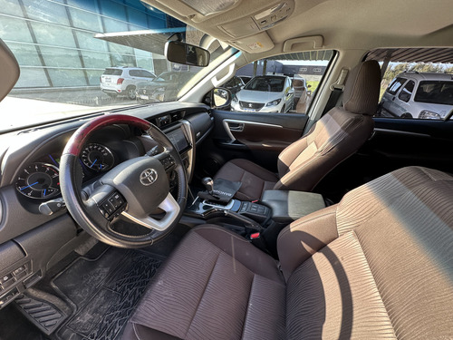 Toyota Hilux SW4 2.8 Sr 177Cv 4X4 At