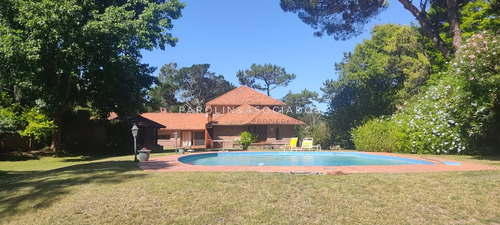 Casa En Venta En Golf-punta Del Este, 4 Dormitorios.