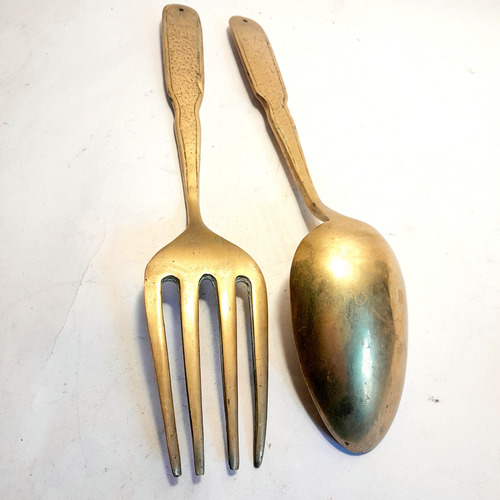 Antiguo Adorno Cuchara Y Tenedor De Bronce Para Colgar Dorado (Usado)