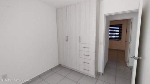 Rento En Privada Con Amenidades Casa En Zakia 3 Recamaras 2 Baños