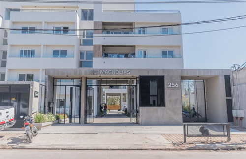 Departamento 2 Ambientes De 61 M2 Con Cochera En Condominio Magnolias (full Amenities)