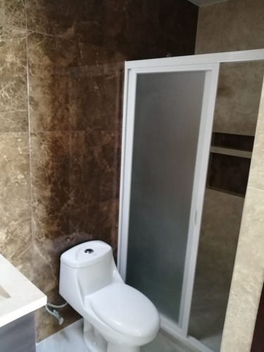 Hermosa Residencia En La Condesa Juriquilla, Estudio O 4ta Rec En Pb, Jardín,.