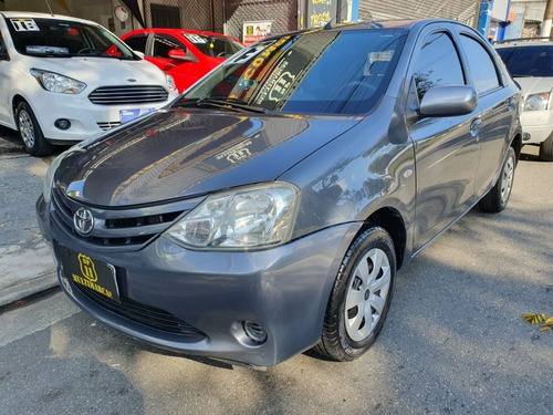 Imagem 1 de 10 de Toyota Etios 2013 1.5 16v Xs 4p