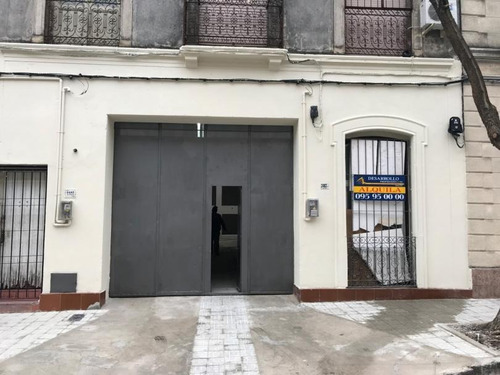 Venta O Alquiler Deposito 190 M2 Barrio Reus