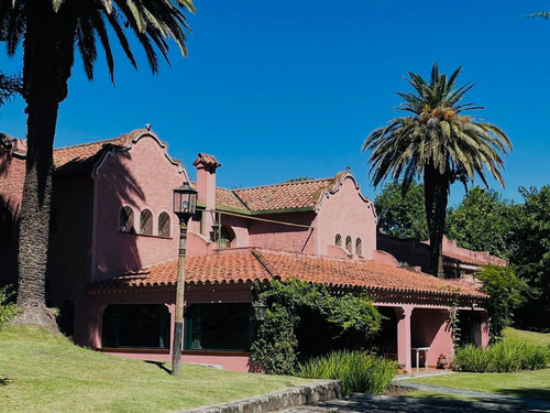 Casa En Venta En Villa Allende. Una Casa Con Historia, Vista A Las Sierras Cordobesas
