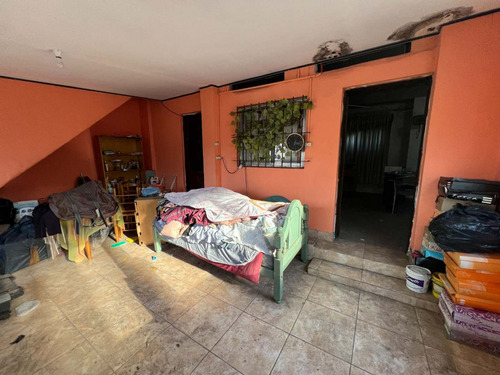 Casa 4 Ambientes Con Deposito Local Y Cochera