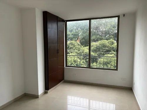 Edificio En Venta En El Ingenio Iii. Cod V8562