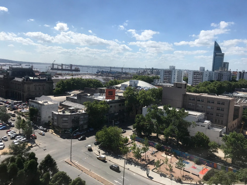 Sobre Avenida Del Libertador Piso 11 Con Vista Despejada 