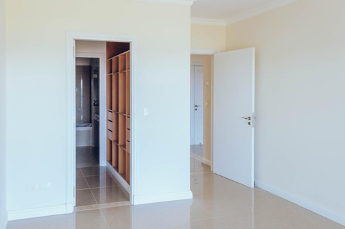 Apto Con Vista Al Mar, Parrillero Propio, 2 Dorm Con Servicios- Playa Mansa