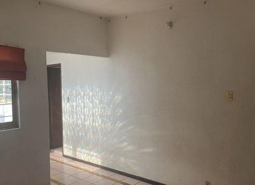Con Potencial, Para Renta, Remodelación O Inversión, Unidad Modelo