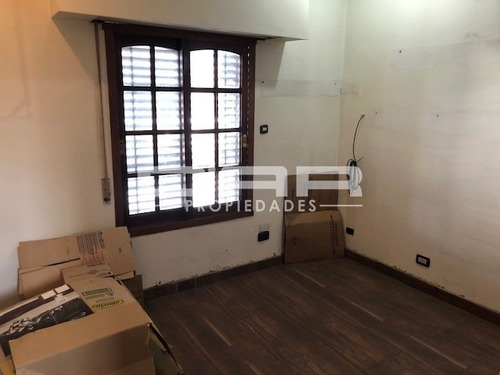 Casa 5 Ambientes - Manuel Artigas 6800