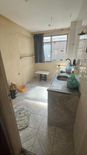 Apartamento Com 2 Quartos. Sala, Cozinha, Banheiro