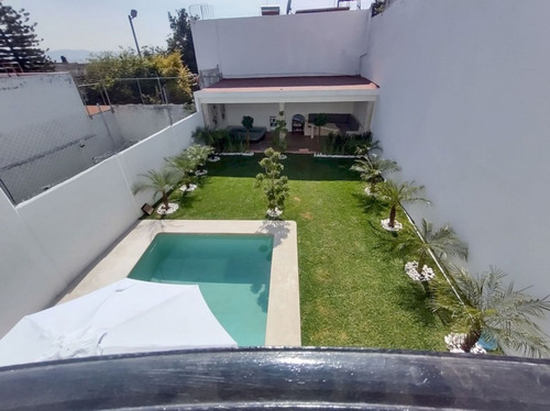 Casa Estilo Contemporáneo En Col. Tulipanes, Cuernavaca Morelos.