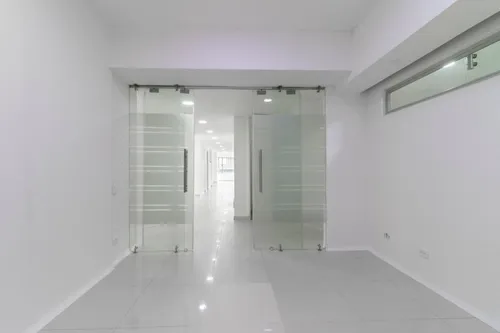 Local En Arriendo/venta En Chapinero Alto. Cod A22221