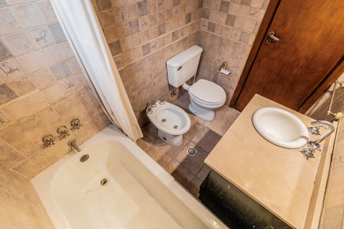 Departamento De 3 Ambientes En Venta En Flores, Capital Federal, Buenos Aires